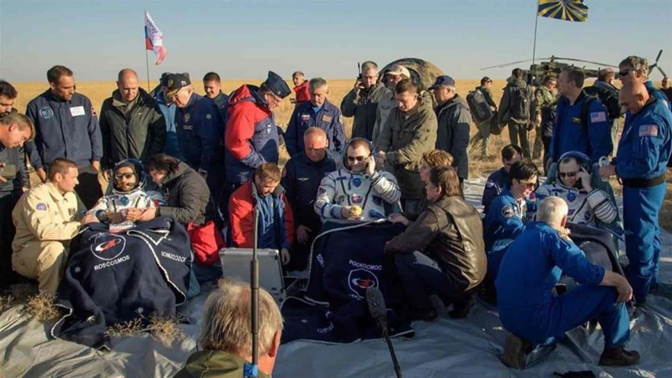 Astronauta árabe regresa a salvo a la Tierra