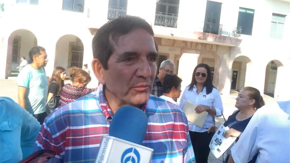 Hay algo “debajo de la mesa” en renuncia de Medina Mora: Cuén