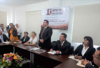 Entrega alcalde de Choix primer informe a regidores
