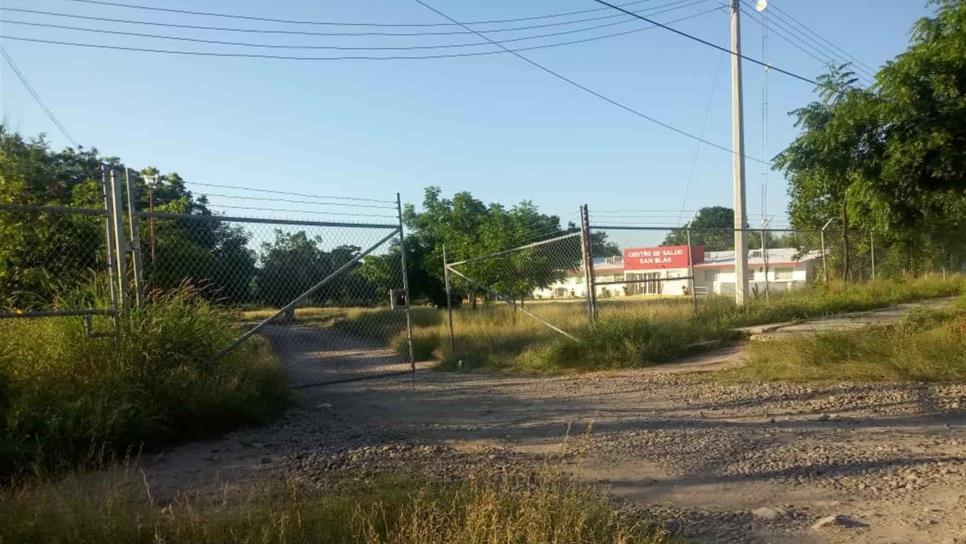 Centro de Salud en San Blas, infestado de moscos: vecinos Centro de Salud en San Blas, infestado de moscos: vecinos