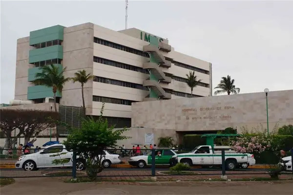 Fallece adulto mayor esperando consulta en IMSS de Mazatlán Fallece adulto mayor esperando consulta en IMSS de Mazatlán