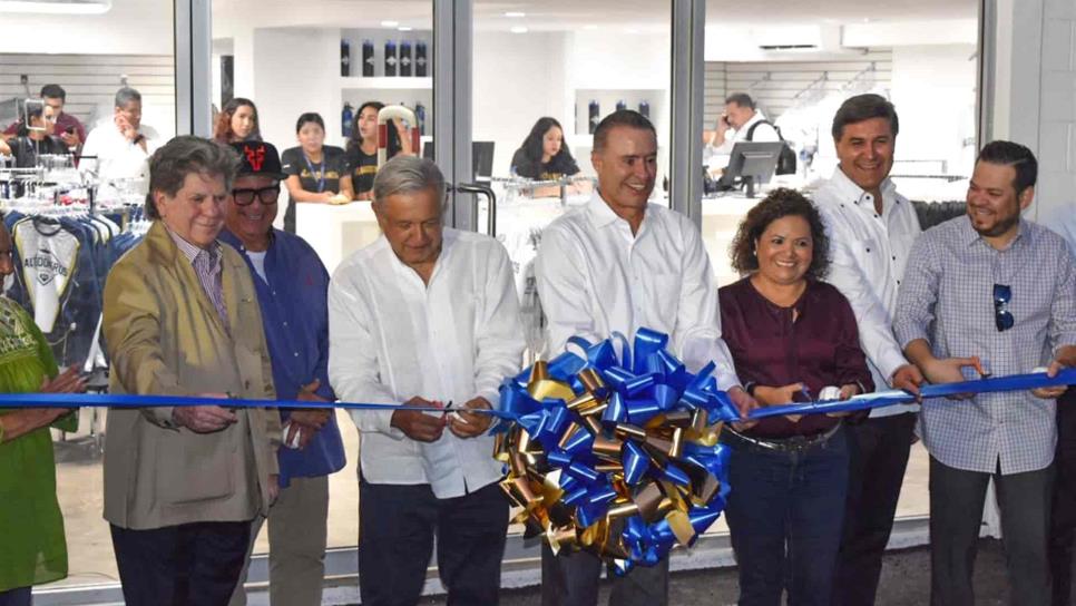 Inauguran AMLO y Quirino Ordaz estadio Francisco Carranza Limón