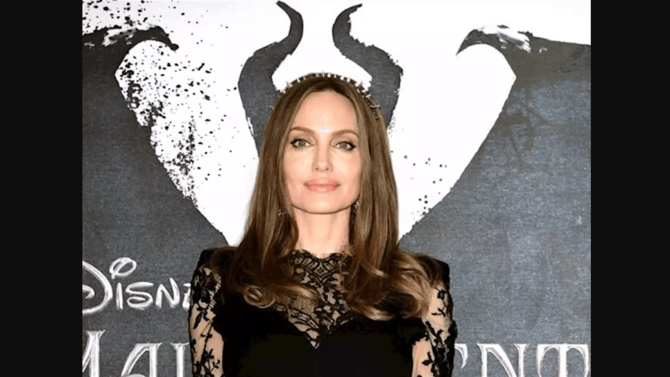 Angelina Jolie pide a las mujeres aprender de los hombres que las rodean
