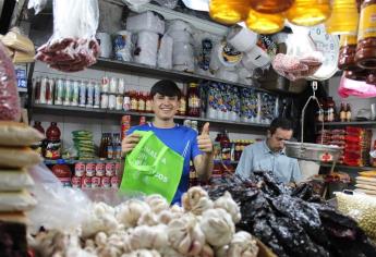 Entregan más de dos mil bolsas ecológicas en Culiacán