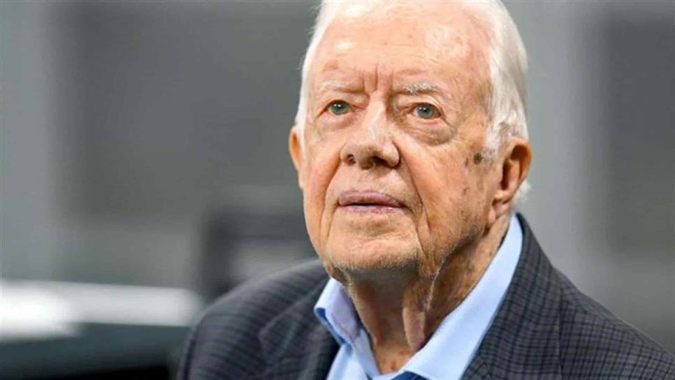 Expresidente Jimmy Carter hospitalizado por fractura de pelvis