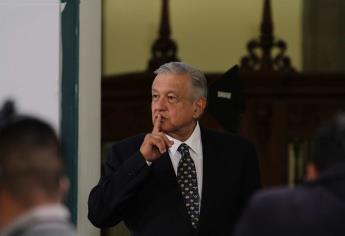 Usa AMLO teléfono satelital para zonas sin señal de celular