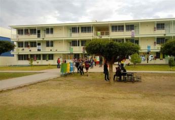 Estudiantes de Agronomía de la UAS denuncian a maestra