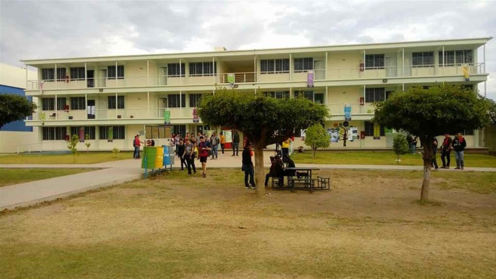 Estudiantes de Agronomía de la UAS denuncian a maestra