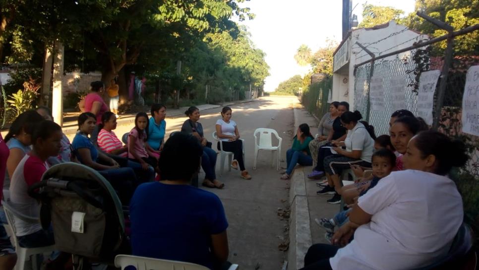 Cumplen dos semanas sin clases en escuela de El Bule