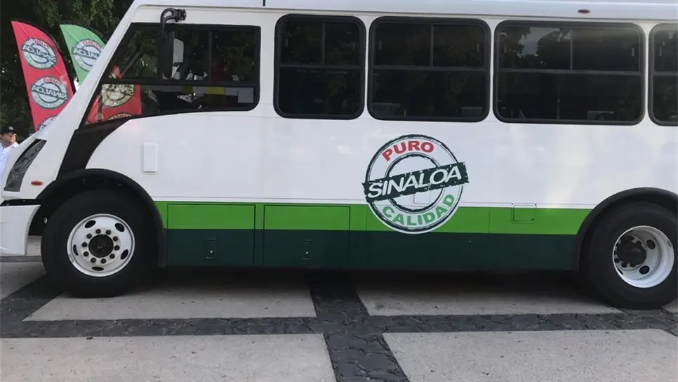 Detectan dos camiones viejos rotulados con el logo Puro Sinaloa