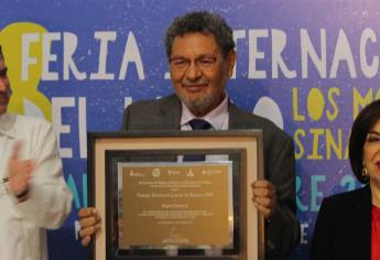 Élmer Mendoza recibe Premio Nacional Letras de Sinaloa 2019