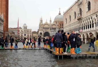 Marea récord en Venecia; la atribuyen al cambio climático