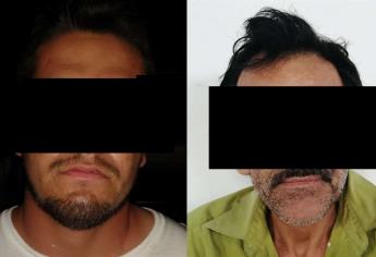 Policías detienen a dos hombres con cristal