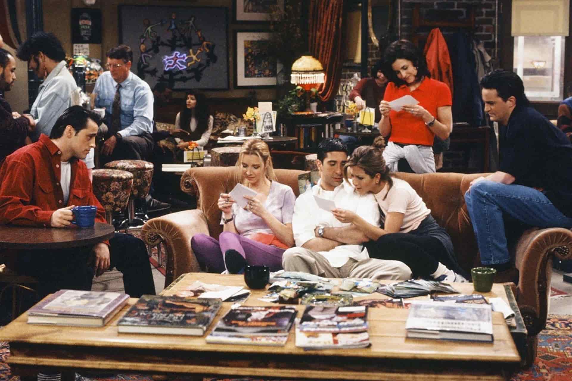 Subastarán artículos y accesorios de la serie “Friends”