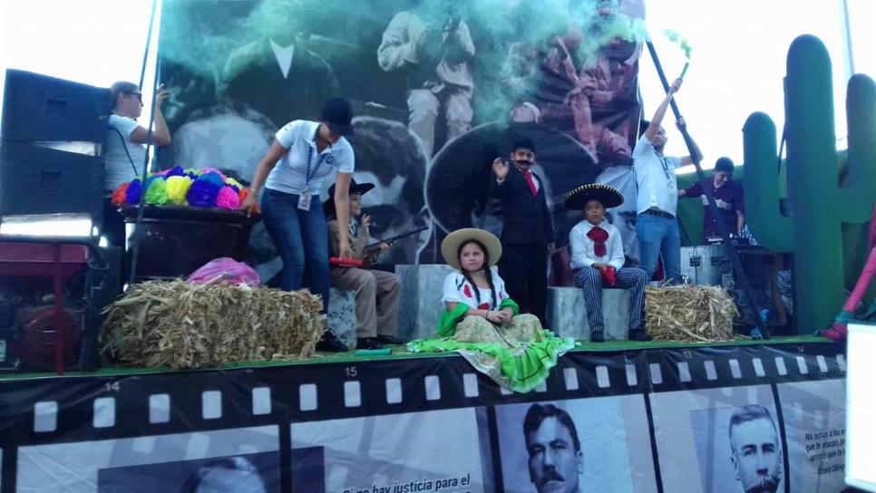 Mazatlecos desairan desfile de la Revolución Mexicana