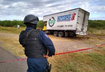 Intentan robar camión de carga, lo balean y choca