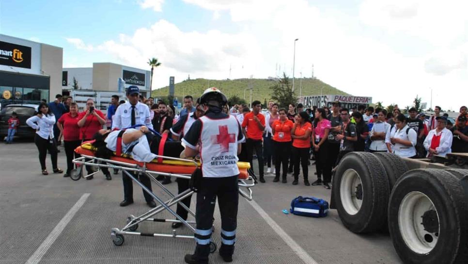 Realizan megasimulacro de fuga de gas en Plaza Sendero