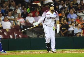 Considera Benjamín Gil que Sultanes desperdicia a Sebastián Elizalde