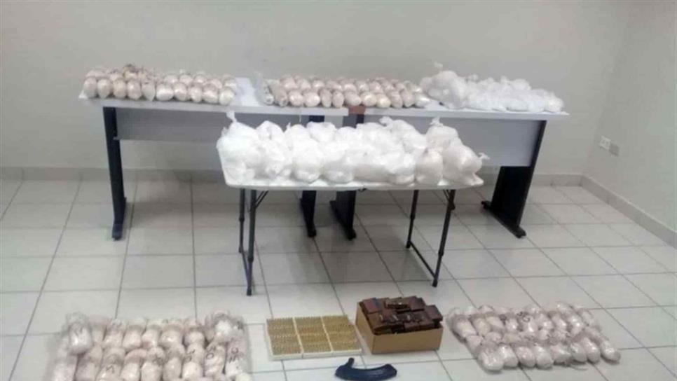 Aseguran en Sonora 74 kilos de cristal y 14 mil pastillas de fentanilo