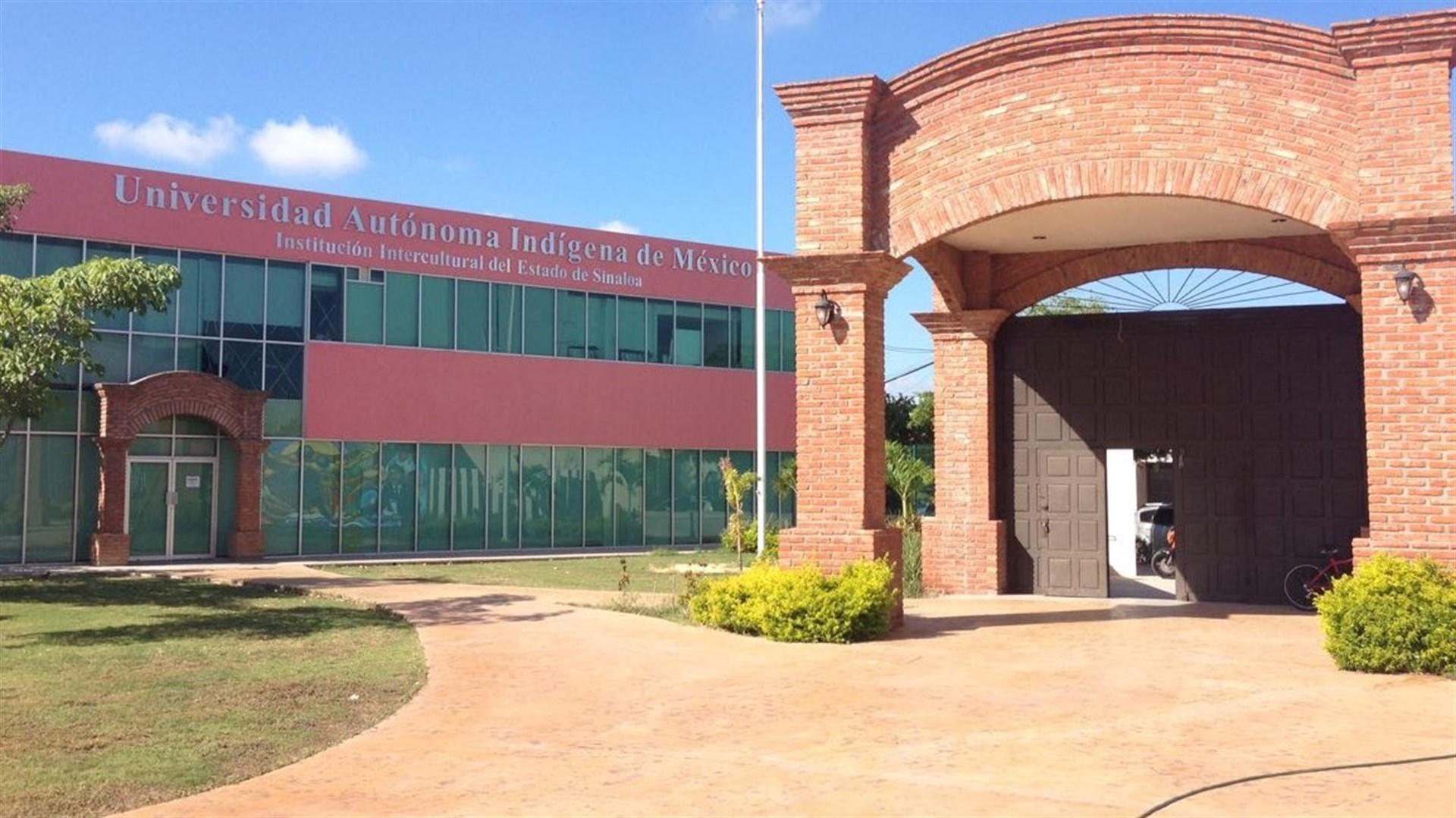 Recupera UAIS su nombre como Universidad Autónoma Indígena de México