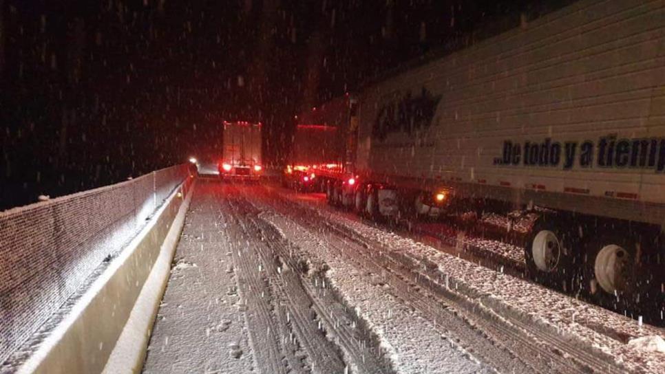 Cierran por nevada la Autopista La Rumorosa-Tecate