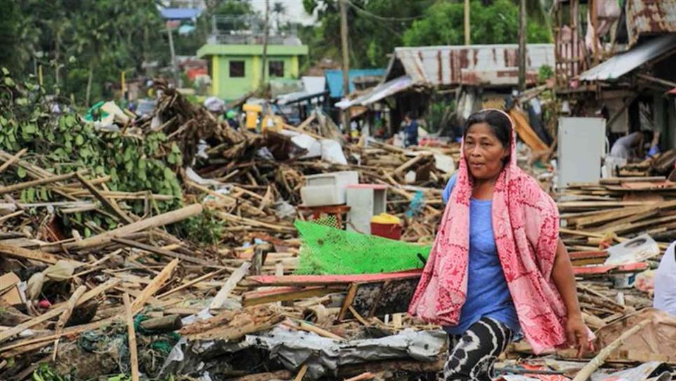 Tifón Tisoy deja 17 muertos a su llegada al sur de Filipinas