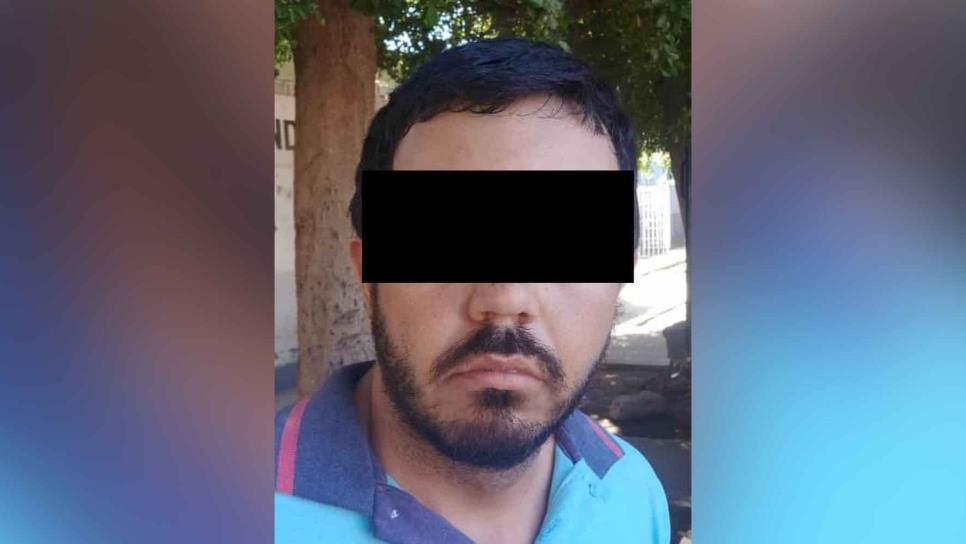 Detienen a hombre con cristal; lo investigan por robo