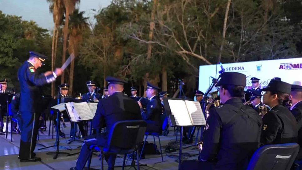 Majestuoso concierto de la Orquesta de la III Región Militar
