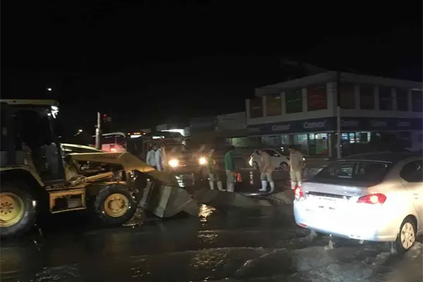 JAPAMA repara fuga de agua en Degollado y callejón Rubí JAPAMA repara fuga de agua en Degollado y callejón Rubí