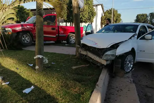 Se registra aparatoso choque al sur de Los Mochis Se registra aparatoso choque al sur de Los Mochis