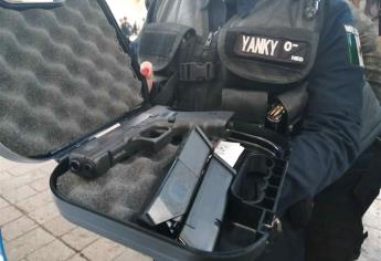 Equipan a policías de Culiacán con 86 nuevas pistolas