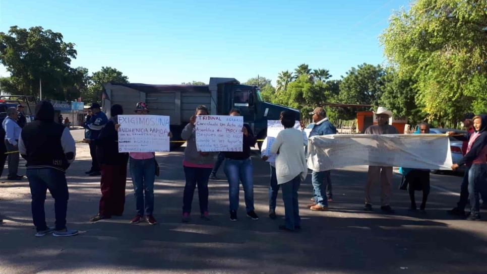 Ejidatarios de El Pochotal toman la carretera estatal