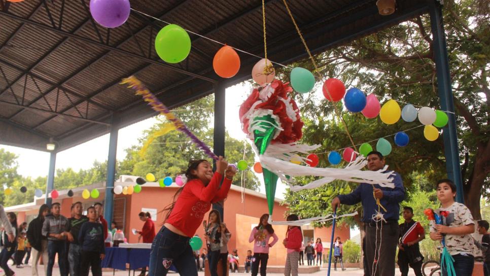 Con ayuda ciudadana, niños de la colonia Almacenes celebran su posada