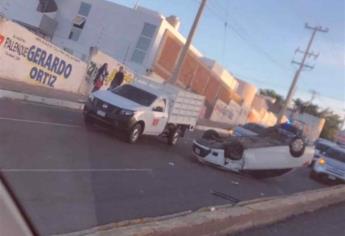 Se registra volcadura de automóvil en Culiacán
