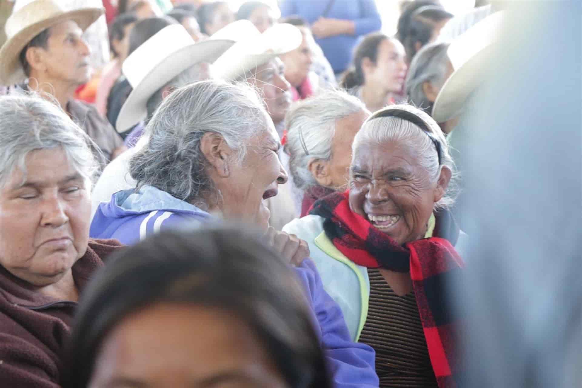 Entregan apoyos a comunidades indígenas rarámuris en Yecorato