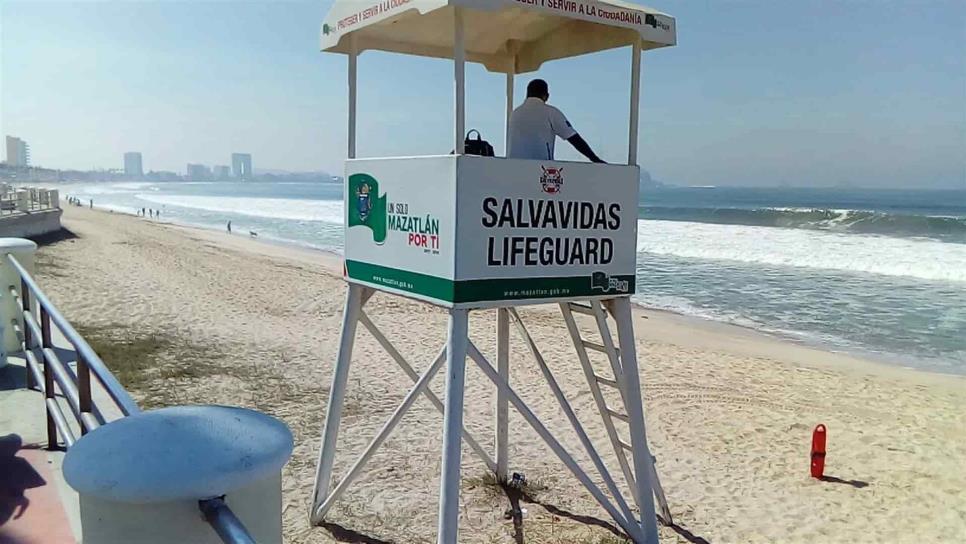 Salvavidas piden a vacacionistas no introducirse a playas peligrosas