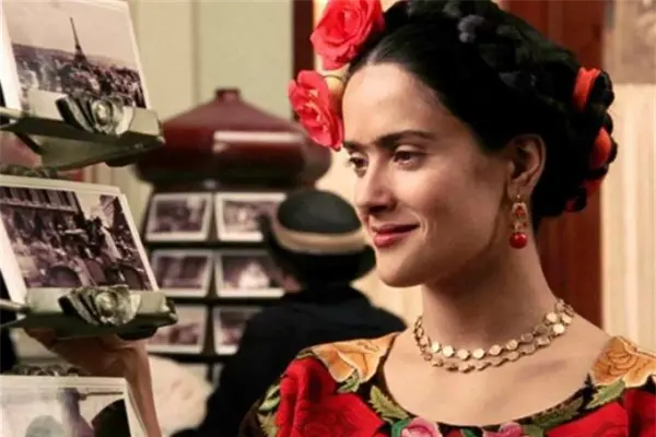 Salma Hayek muestra orgullo de ser mexicana Salma Hayek muestra orgullo de ser mexicana