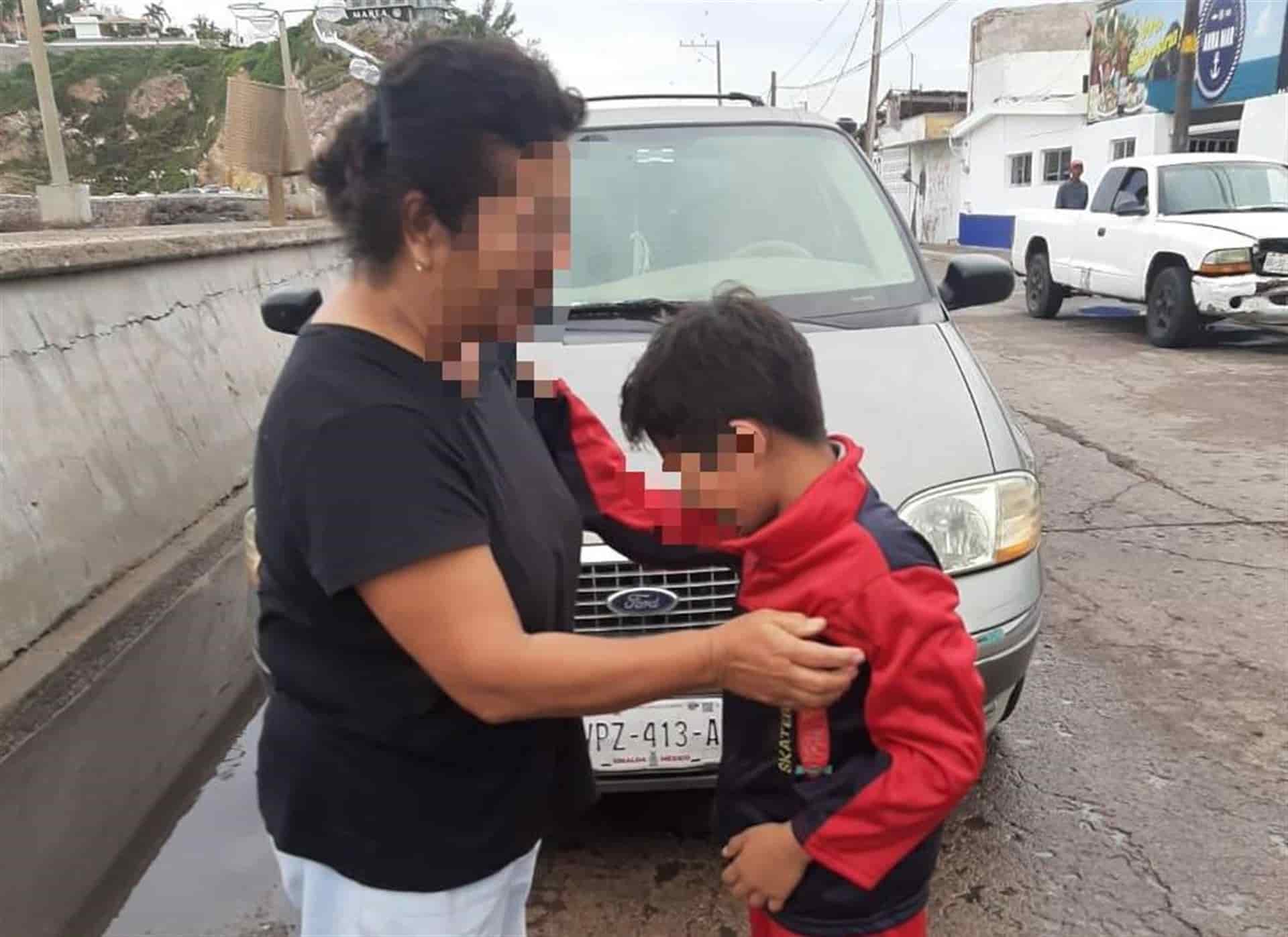 Recupera Policía Turística a menor extraviado en Mazatlán