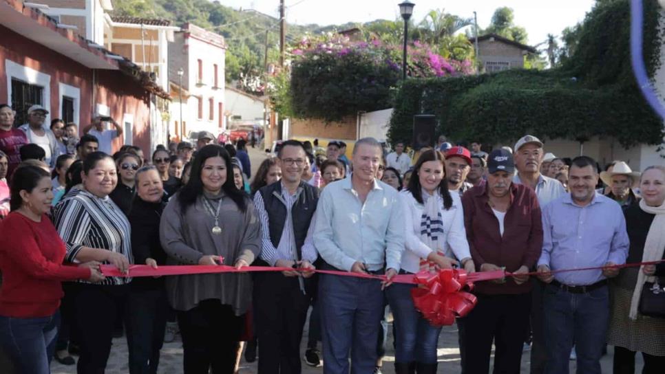 Gobernador entrega obra en Copala, Concordia