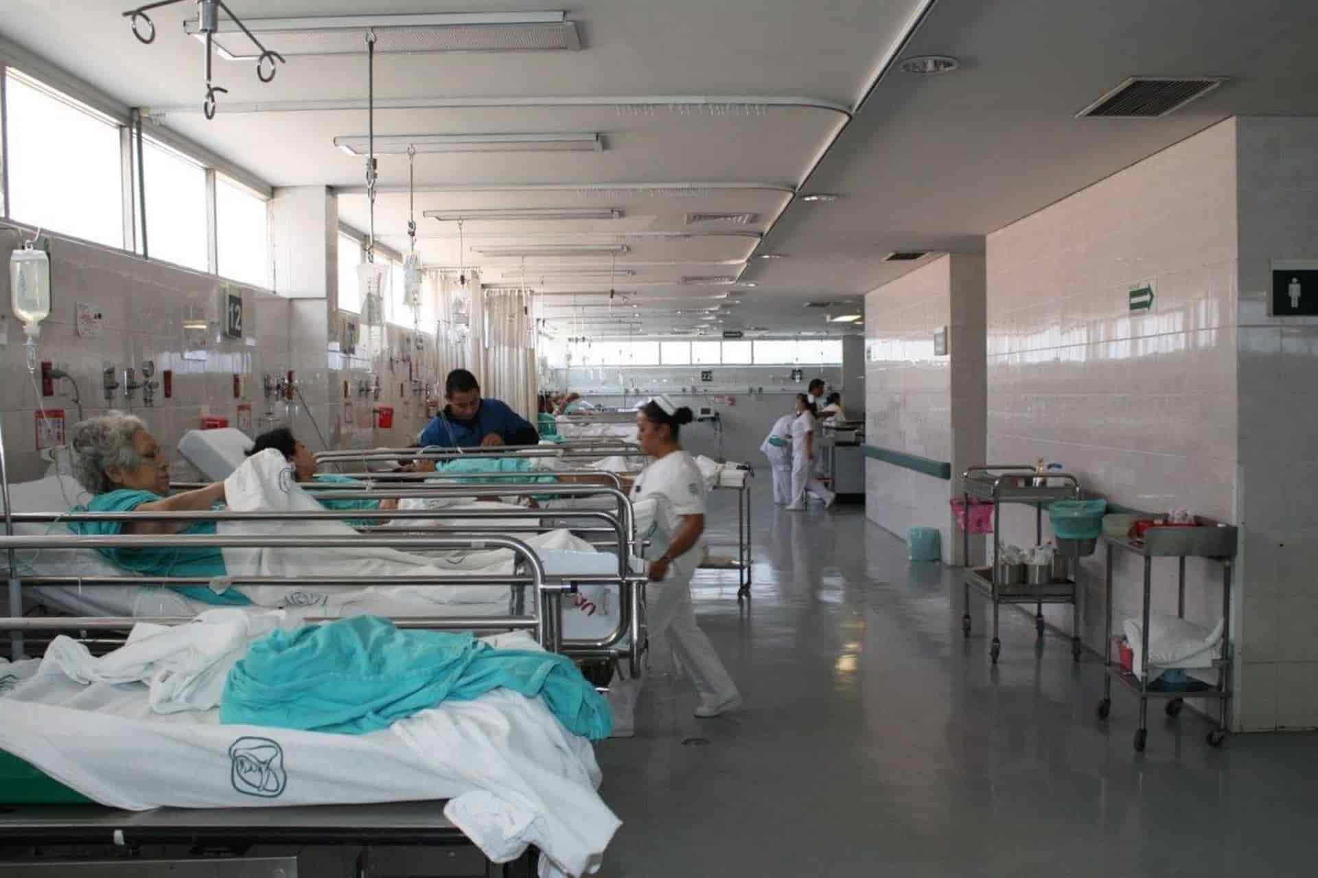 Aumentan en casi 5% hombres en enfermería del IMSS