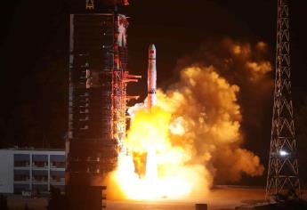 China lanza satélite para experimentos de tecnología de comunicación