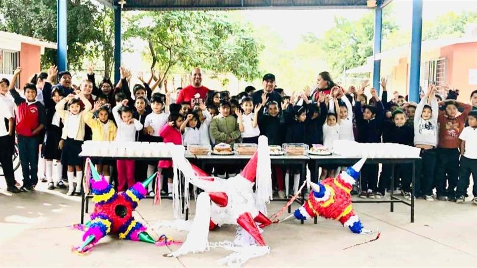 DIF Sinaloa entrega bicicletas a niños de primaria en Los Almacenes