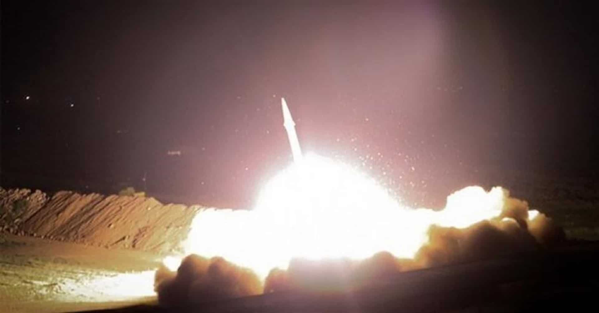 Misiles impactan contra base de EUA en Irak