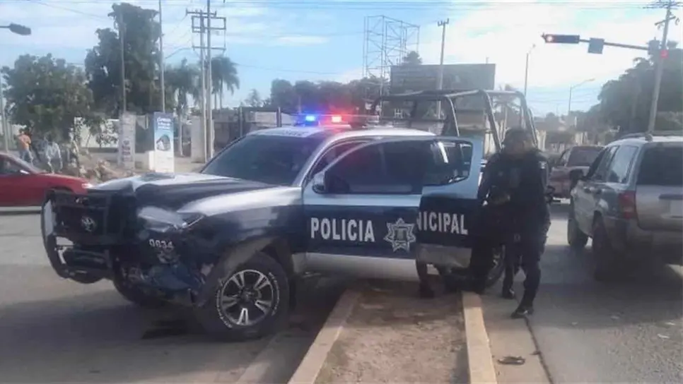 Choca patrulla de la Policía de Guasave