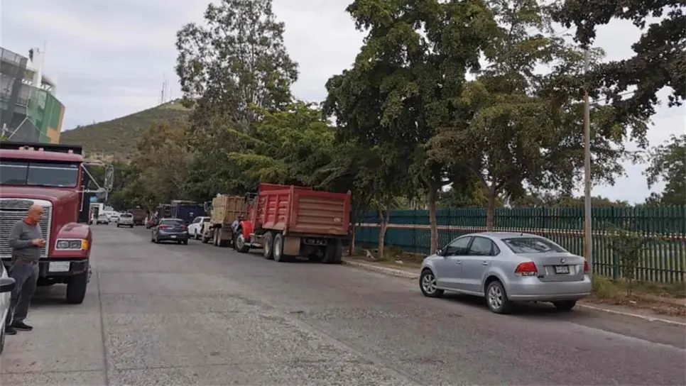 Acuerdan pago a transportistas para que no se manifiesten en el EIA