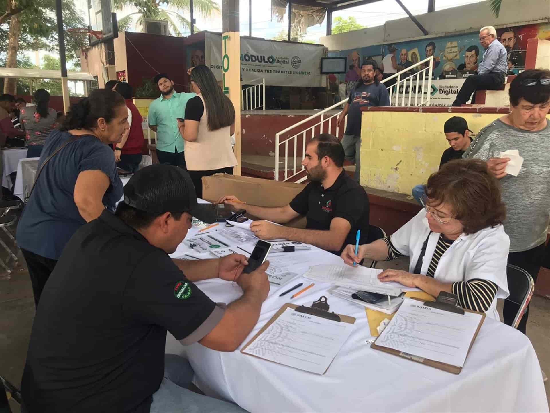Familias de la colonia Independencia reciben la Jornada de Apoyo Puro Sinaloa