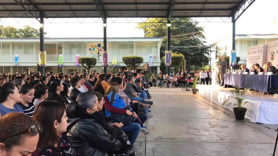 Rector de la UAS se reúne con padres de familia de la prepa Zapata