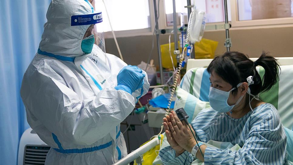Robot atiende pacientes con coronavirus en China