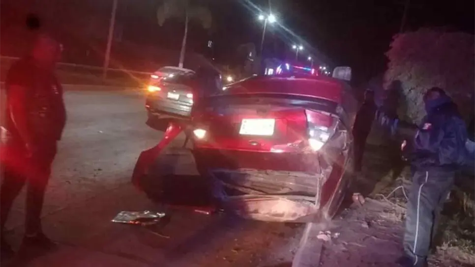 Choque y volcadura deja una pareja lesionada en Guasave