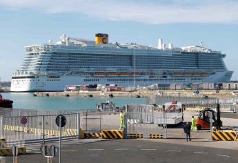 Retrasan por horas desembarco de crucero italiano por coronavirus